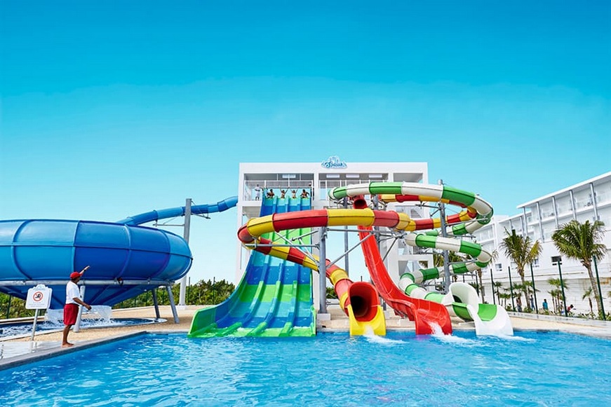 Private transfer from Cancun Airport to Hotel Riu Palace Costa Mujeres
